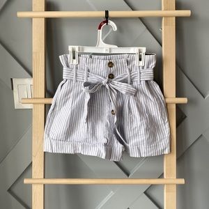 BRAND NEW!! Abercrombie striped shorts blue and white. Size XXS